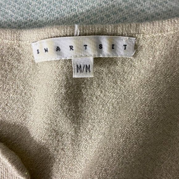 🌿4/$35🌿SMART SET Tan‎ Floral Embroidered Long Sleeve V Nec - Picture 5 of 7